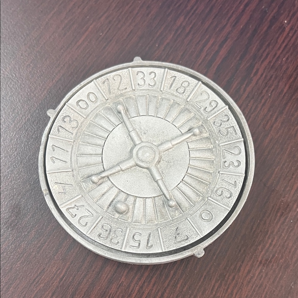 Metal Spinning Roulette Belt Buckle